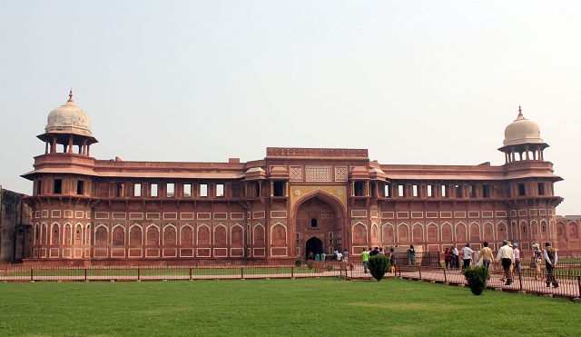 Jahangiri-Mahal-Agra-fort