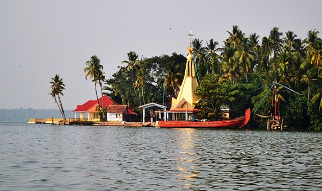 Kollam-backwaters-of-Kerala